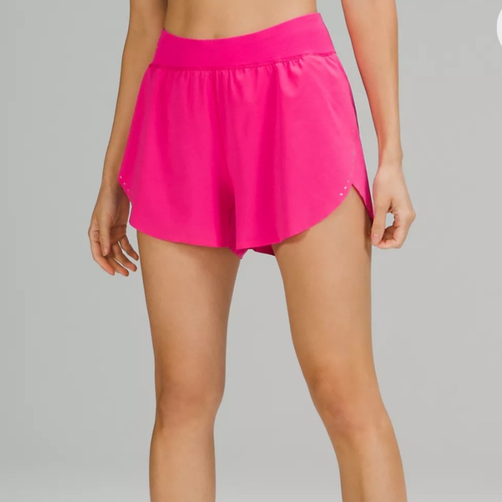 FIND YOUR PACE SHORTS